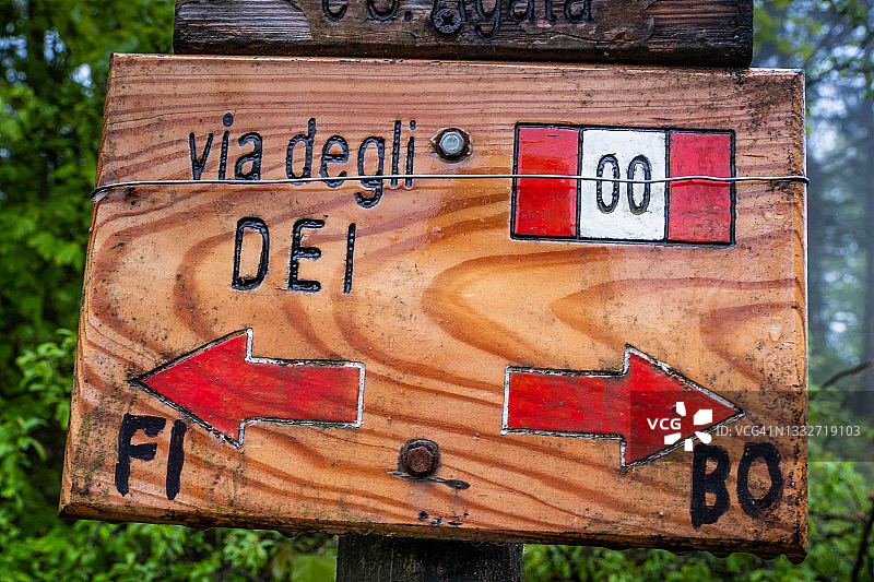 富塔山口,佛罗伦萨 - Via degli DEI徒步旅行 - 艾米利亚-罗马涅,托斯卡纳,意大利图片素材