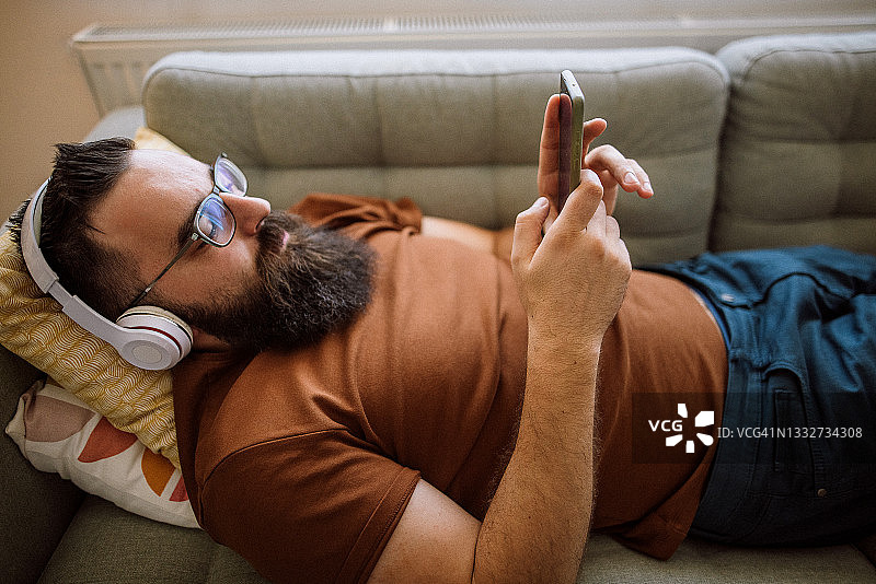 正在播放一些新音乐图片素材