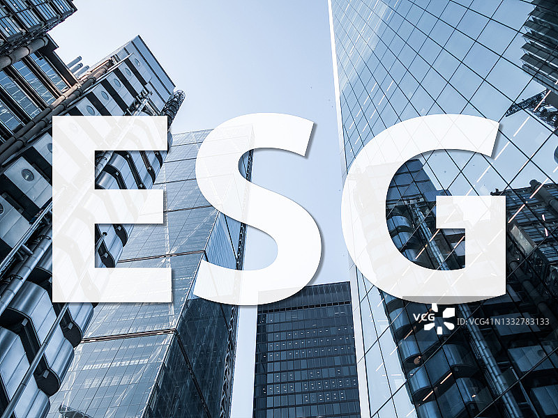 ESG - 环境、社会、治理 - 全球商业ESG战略采用的概念作品。推广清洁可再生能源和可持续资源，以减少碳排放、污染和气候变化。图片素材