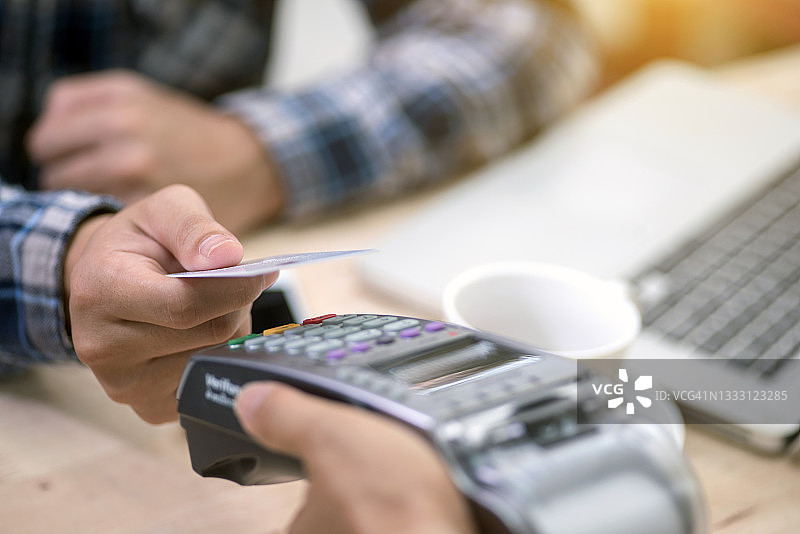 信用卡支付，购买产品与服务图片素材