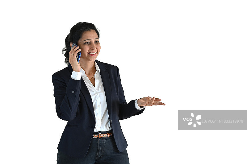 中年妇女在白色背景下打电话图片素材