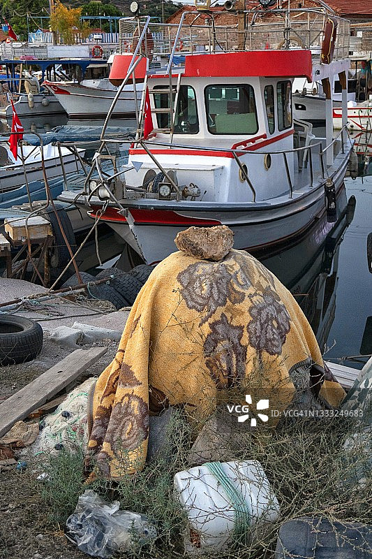 伊尔迪尔港口裹在毯子里的渔网图片素材