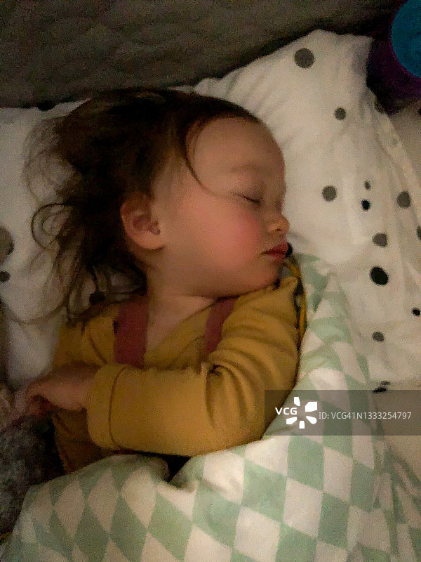 熟睡儿童肖像图片素材