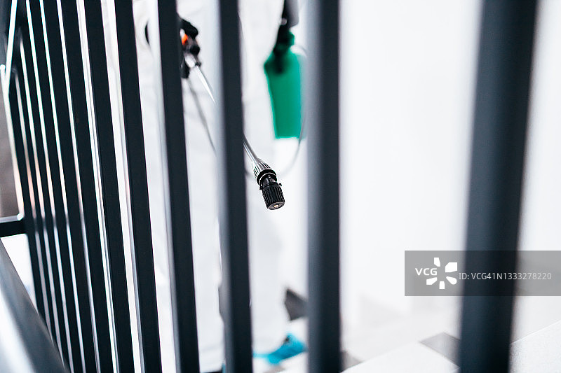 喷洒消毒图片素材