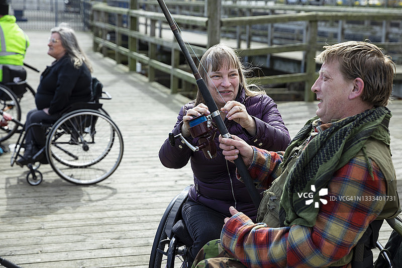 我会帮助你穿线图片素材