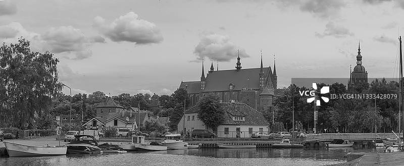 波兰弗龙博尔克维斯瓦泻湖港口全景图片素材