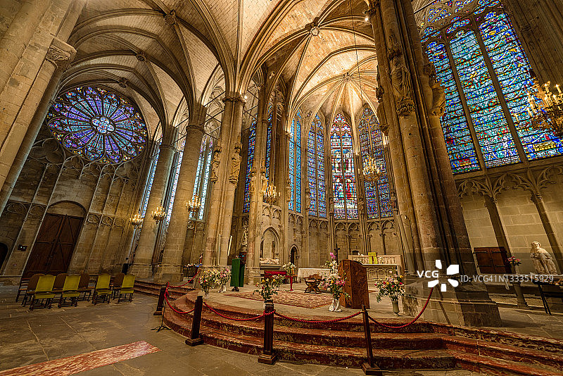 卡尔卡松中世纪古城圣纳泽尔教堂图片素材