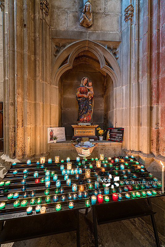 卡尔卡松中世纪古城圣纳泽尔教堂图片素材