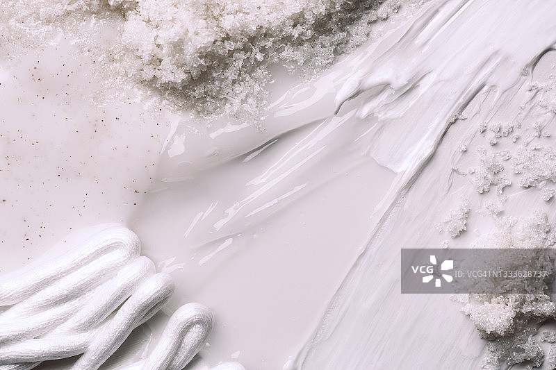 沐浴露、磨砂膏、剃须啫喱和保湿霜身体护理套装扁平风格图片素材