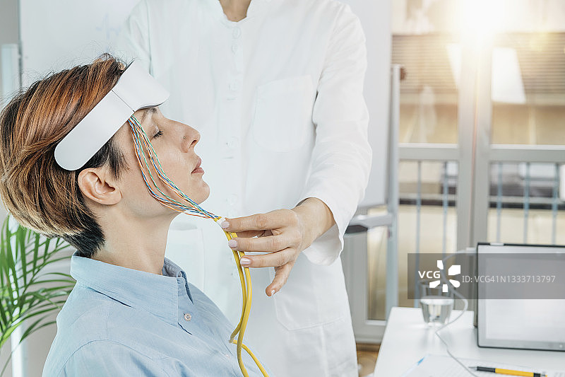 生物反馈脑电图训练图片素材