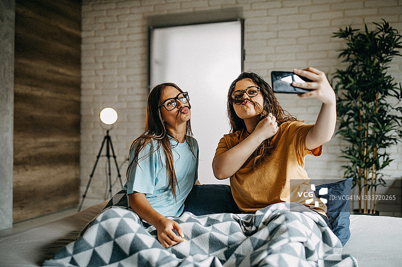 自拍时刻图片素材