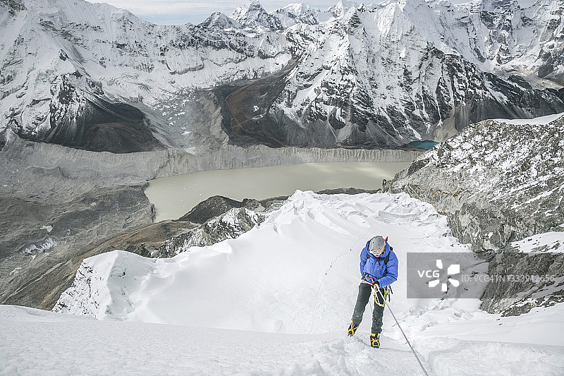 岛屿山峰与冰川湖背景图片素材