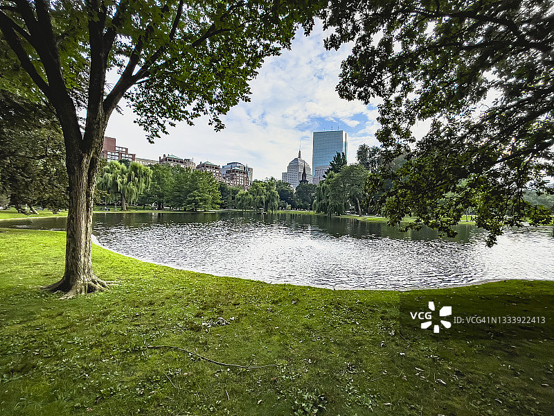 夏季的波士顿公园/波士顿公共花园图片素材