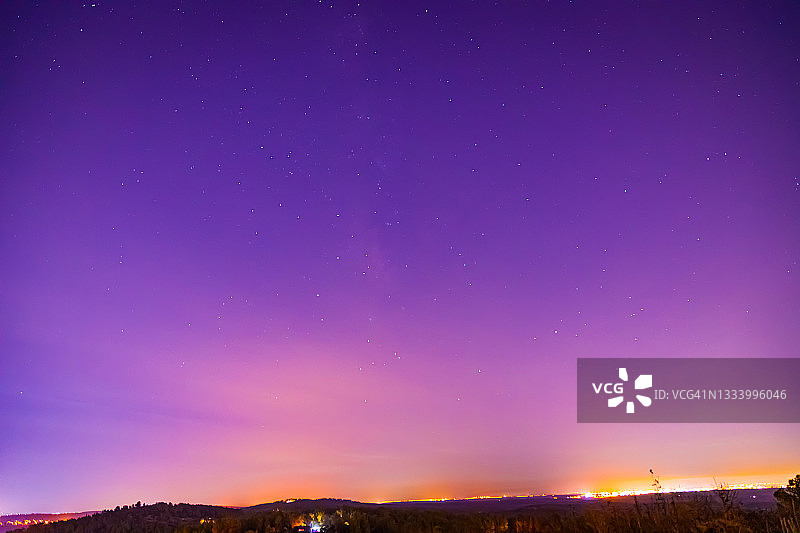 紫色夜空图片素材