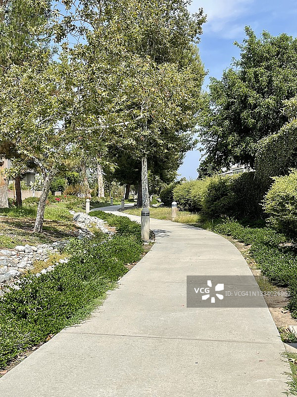 尔湾小径图片素材