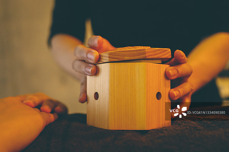 身体艾灸疗法图片素材