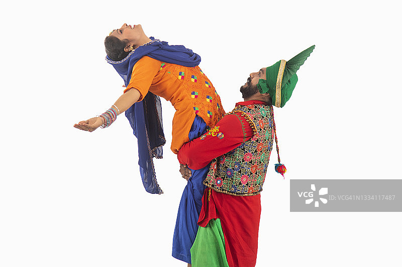 跳着吉达舞的彭戈拉舞者图片素材