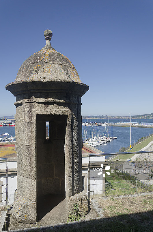西班牙加利西亚自治区奥萨炮台的岗亭图片素材