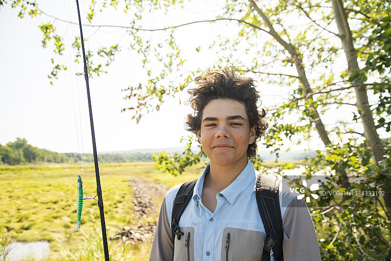 条纹鲈鱼渔夫图片素材