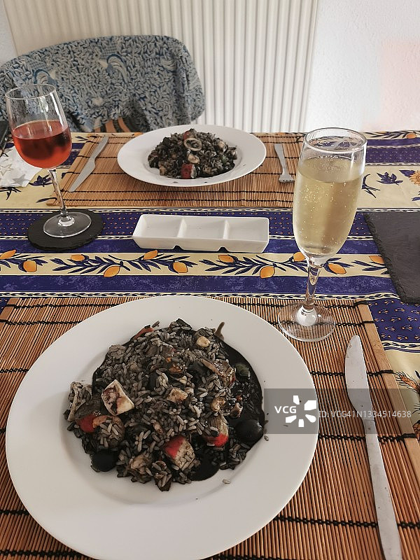 黑色意大利调味饭图片素材