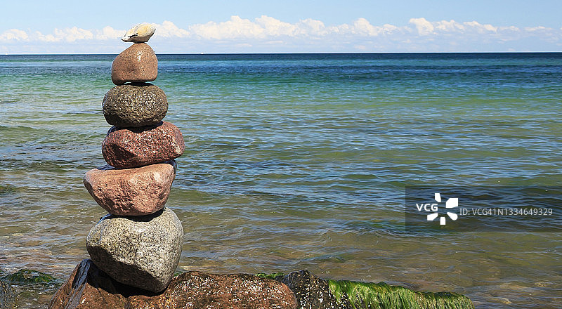 海边的石堆图片素材