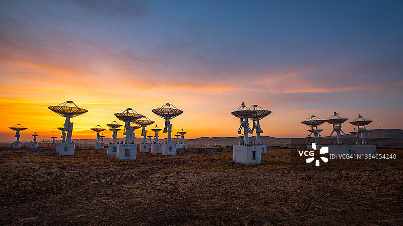 射电望远镜集群全景图片素材
