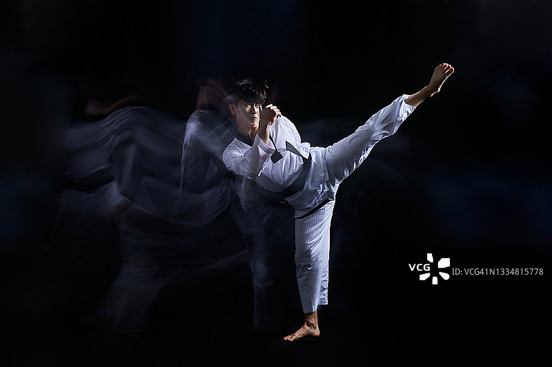 男子跆拳道图片素材