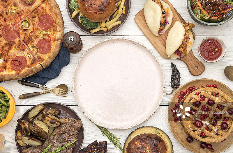 摆盘餐桌与空盘图片素材