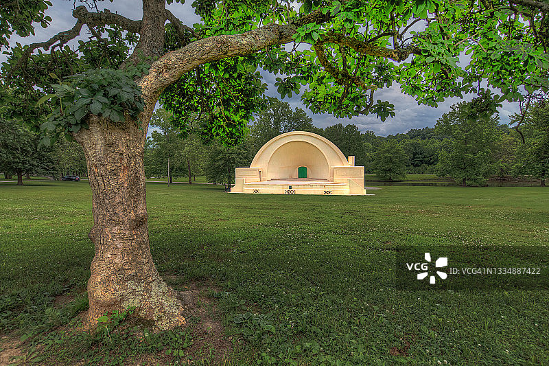 河滨公园乐队演出台图片素材