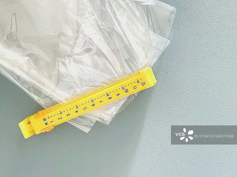 黄色密封储物袋夹子图片素材