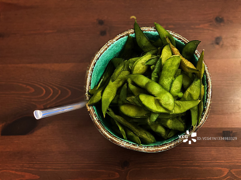 一碗有机蒸毛豆图片素材