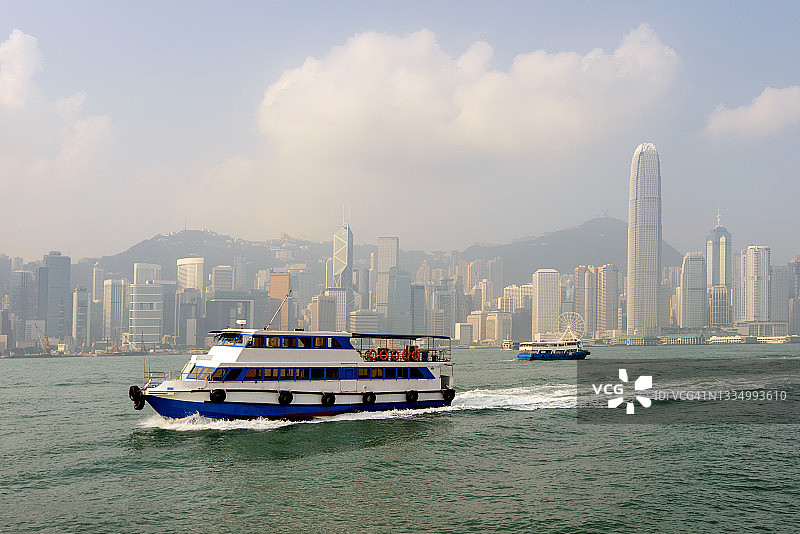 中国香港维多利亚港的渡轮图片素材