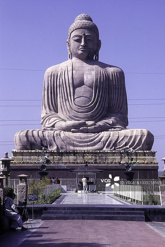印度比哈尔邦菩提伽耶的80英尺佛像图片素材