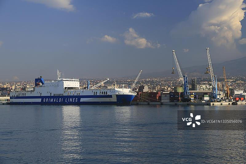 意大利西西里卡塔尼亚港口，地中海图片素材