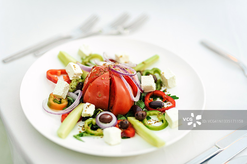 番茄黄瓜和菲达奶酪沙拉图片素材