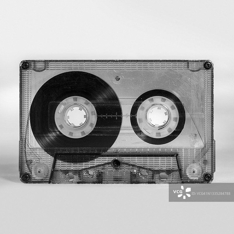 80年代透明卡式磁带的正面视角图片素材