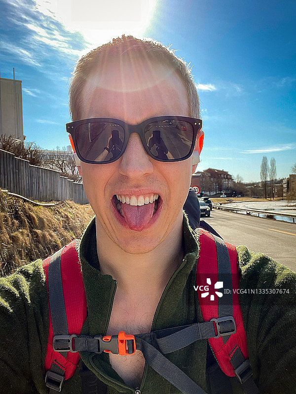 在挪威奥斯陆自拍的年轻男人图片素材