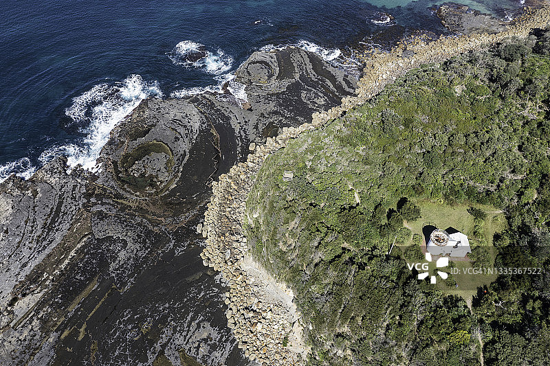 澳大利亚新南威尔士州肖尔黑文河口克鲁克黑文废弃灯塔鸟瞰图图片素材