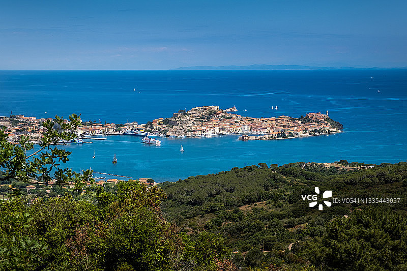 意大利托斯卡纳莱格霍恩厄尔巴岛滨海图片素材