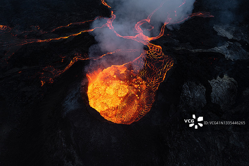 冰岛雷克雅内斯半岛的法格拉达尔斯火山俯视图图片素材