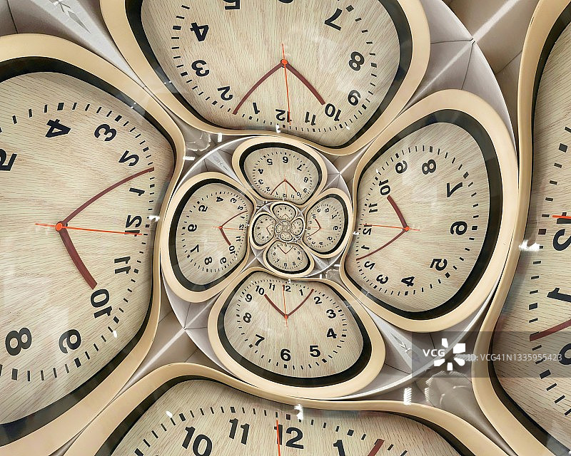 木制时钟时间螺旋图片素材