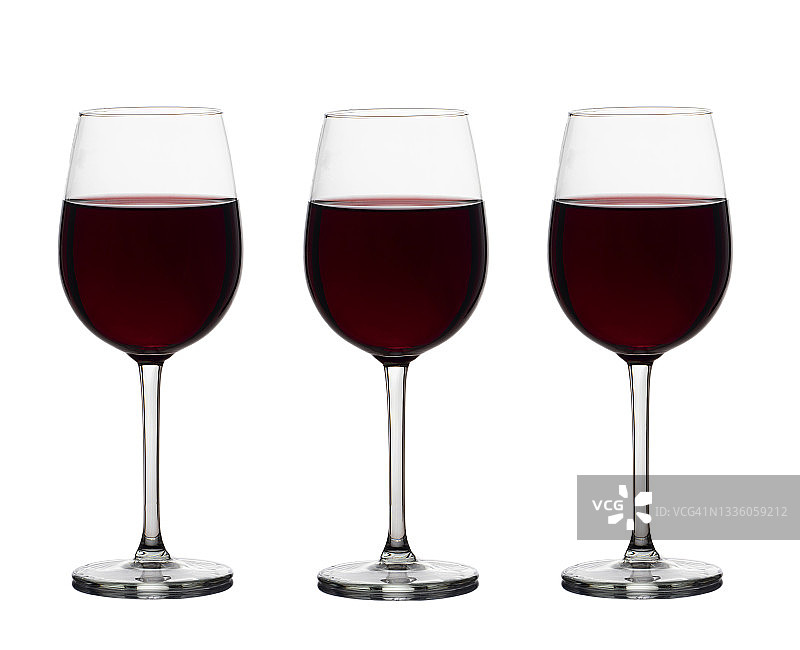 白色背景下的三杯红酒图片素材