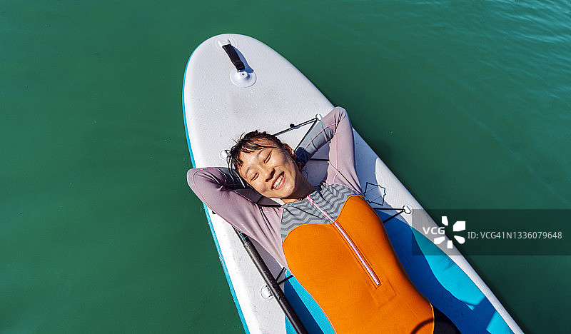 远离这一切图片素材