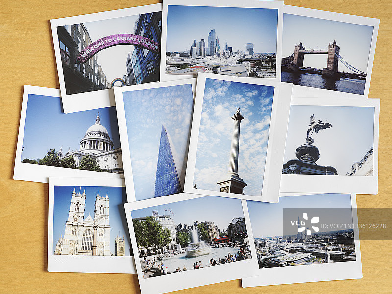 一组桌上即时旅行度假照片图片素材