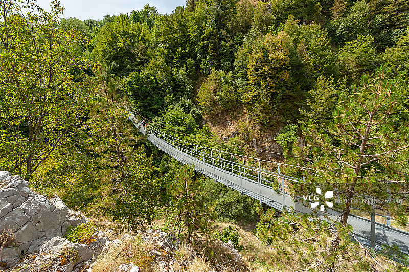 藏式桥梁 - Roccamandolfi图片素材