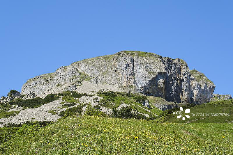 霍厄尔伊芬峰，2232米，阿尔高阿尔卑斯山，克莱因瓦尔瑟谷，福拉尔贝格州，奥地利图片素材