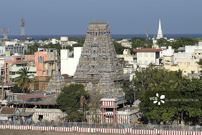 印度泰米尔纳德邦金奈市的鸟瞰图和卡帕莱斯瓦拉神庙图片素材