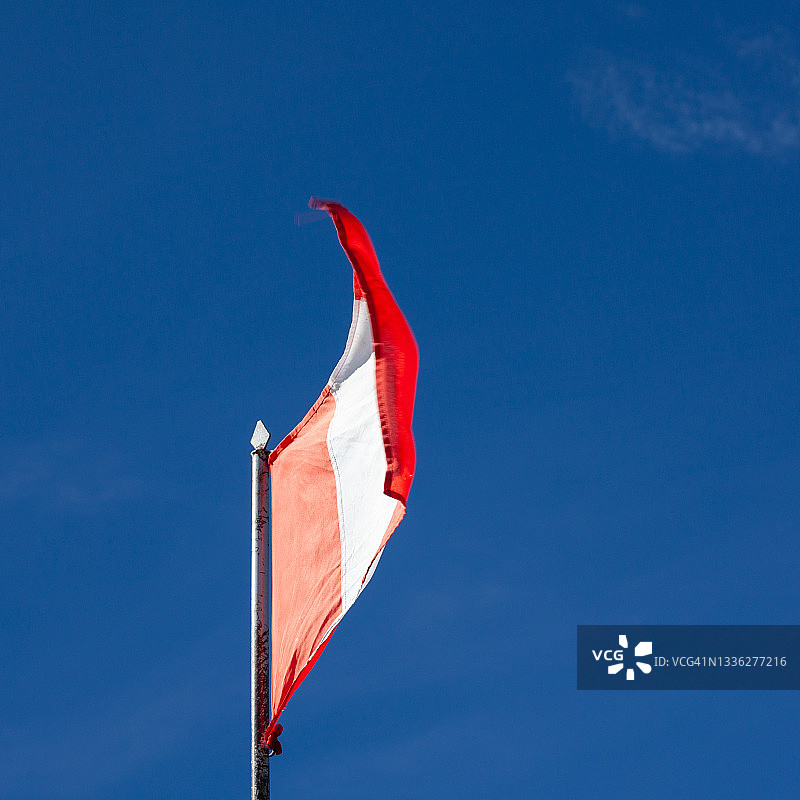 悬挂旗帜图片素材
