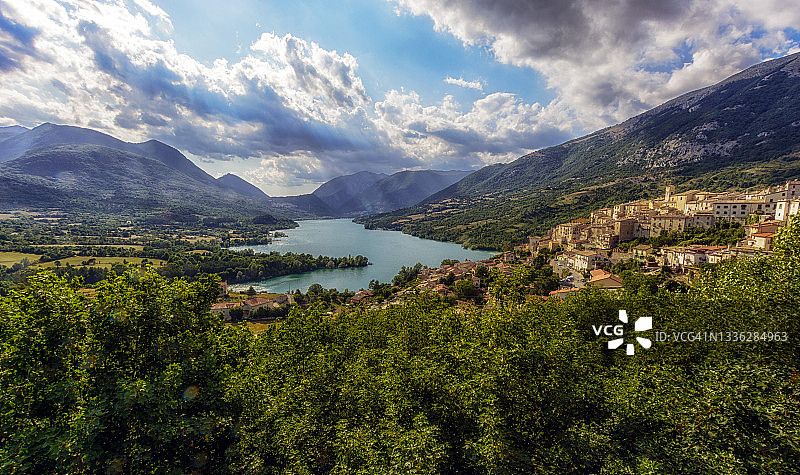 巴雷亚湖图片素材