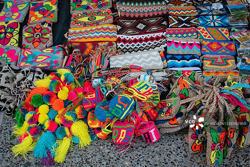 在人行道地面上手工制作图片素材